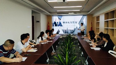 沐鸣娱乐环保-接待礼仪培训学习